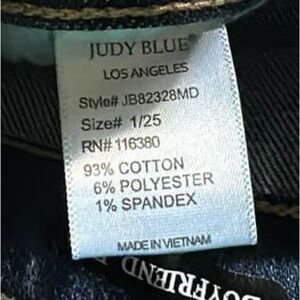 Judy Blue Boyfriend fit 
Style number JB82328MD
